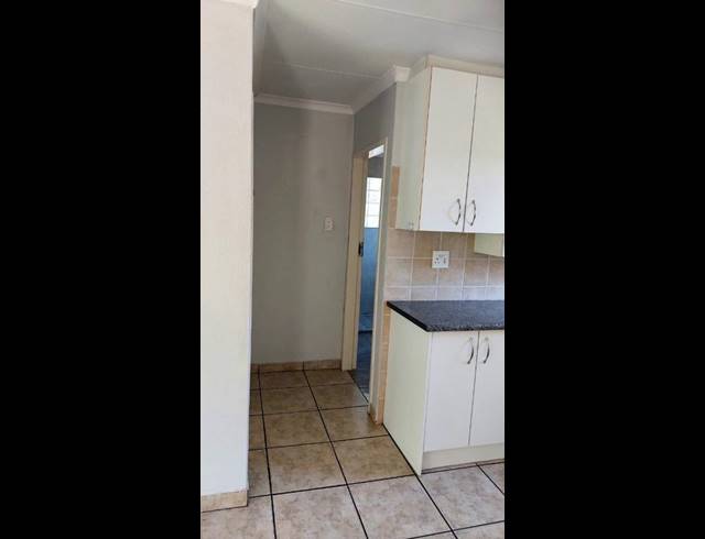 2 BEDROOM PROPERTY TO RENT IN RANDBURG CENTRAL